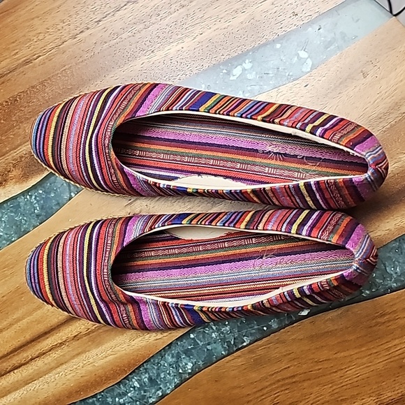 Beacon Newport Guatemalan Striped Multicolor Canvas Espadrilles | Size 10 Narrow - Picture 2 of 6